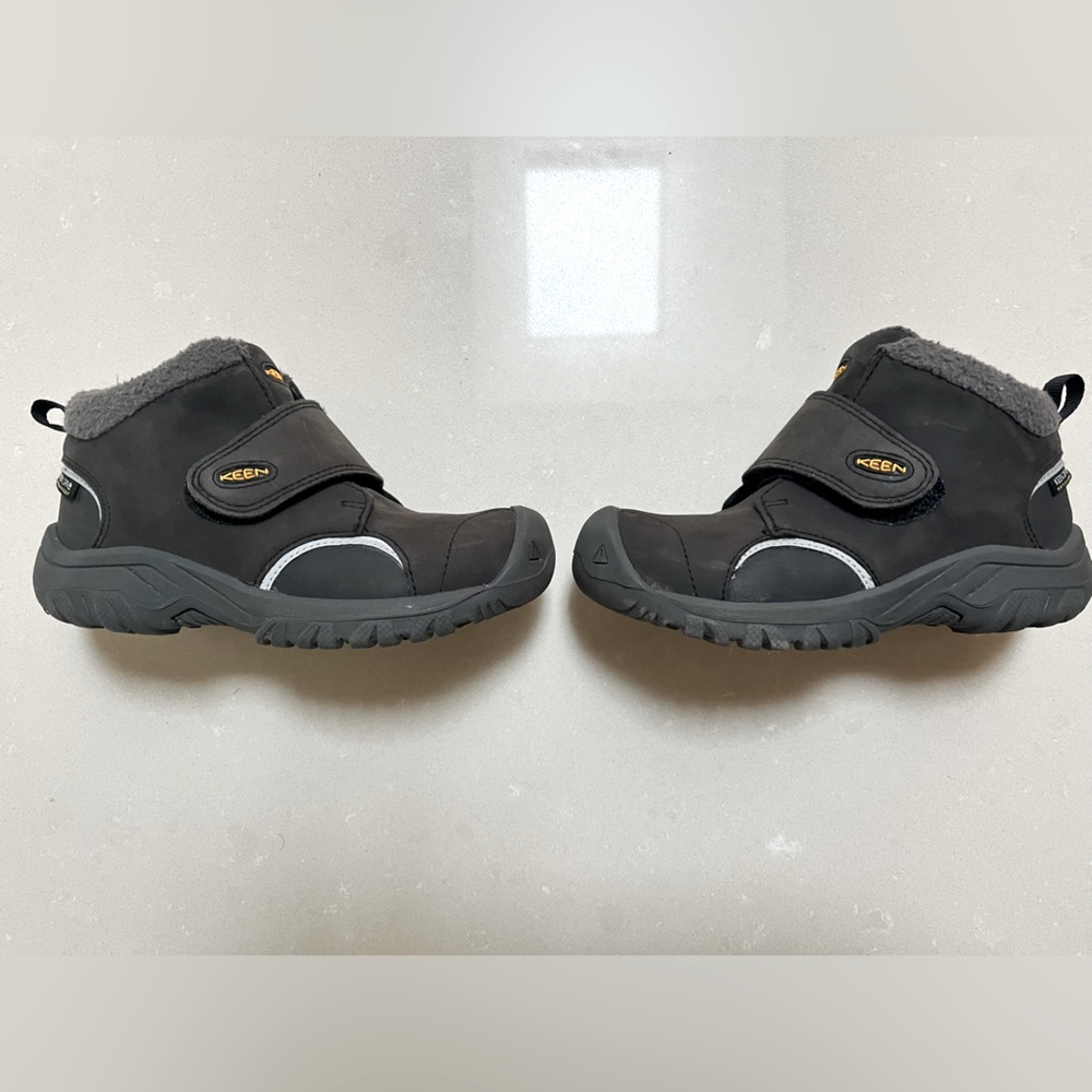 Keen kootenay waterproof little kid boot - Size 10 - worn 1x